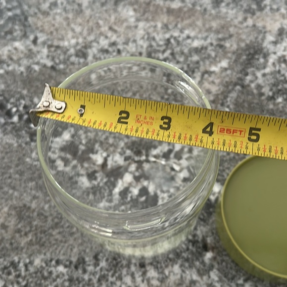 Pyrex Avocado Green see ‘n store canister with lid - Picture 6 of 8